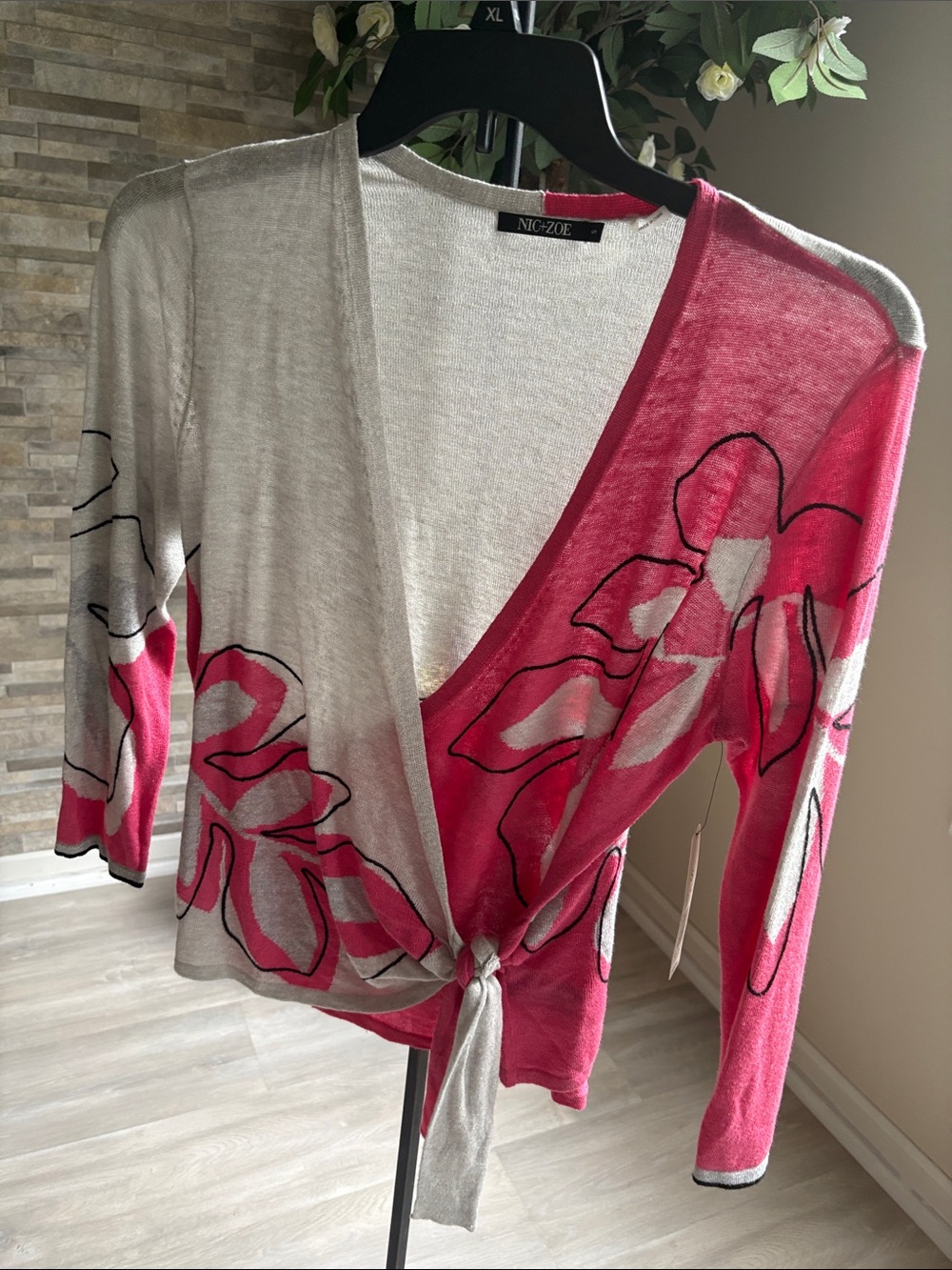 NIC+ZOE Pink & Cream Floral Tie-Front V-Neck Sweater